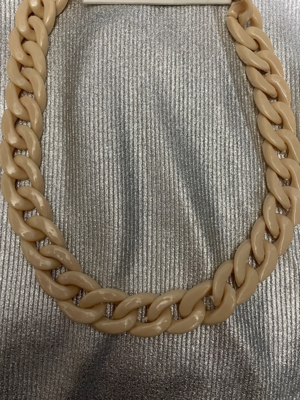 Chunky Beige Resin Chain LINK Necklace jewelry. NWT